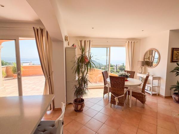 Maison à vendre  6 pièces - 170 m2 CAVALAIRE SUR MER - 83