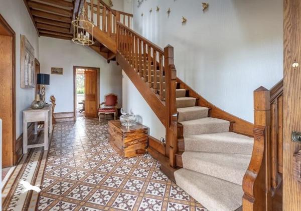 Maison à vendre 350 000 € Chabanais 12 p 247 m² DPE E