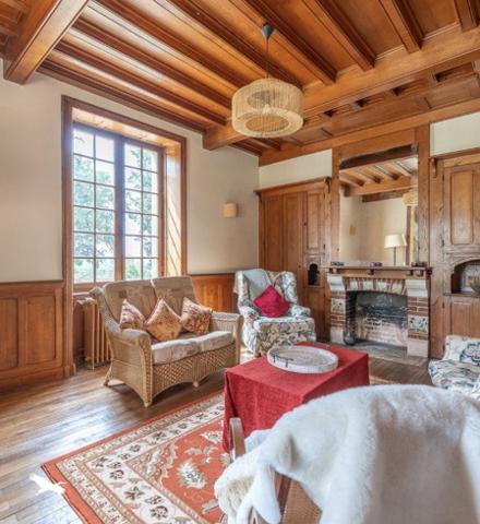 Maison à vendre 350 000 € Chabanais 12 p 247 m² DPE E