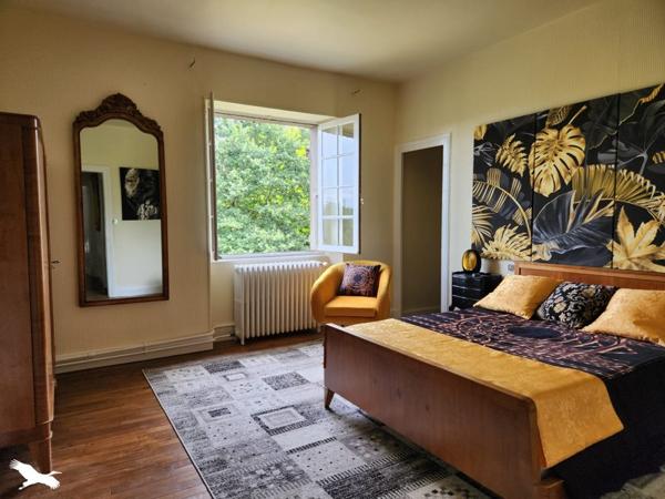 Maison à vendre 350 000 € Chabanais 12 p 247 m² DPE E