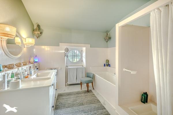 Maison à vendre 350 000 € Chabanais 12 p 247 m² DPE E