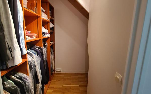 Appartement à vendre    4 pièces • 81 m2 Chevry-Cossigny