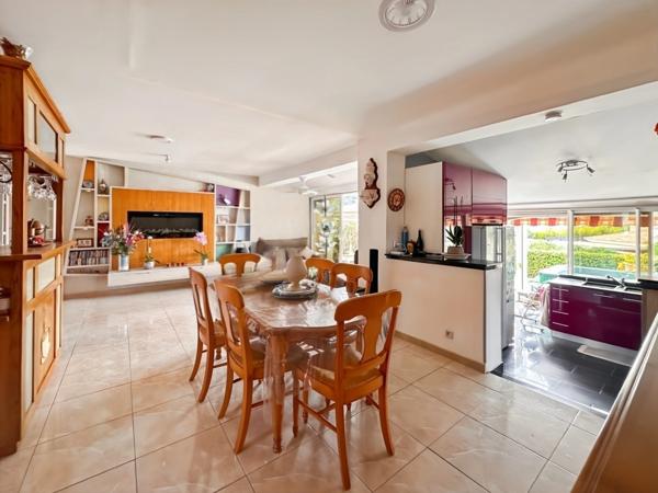 A vendre CARGESE - à 260m de la plage - Maison de 2 chambres et 1 bureau - vue mer