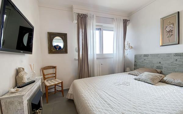 Appartement à vendre    2 pièces • 35,04 m2 Fréjus