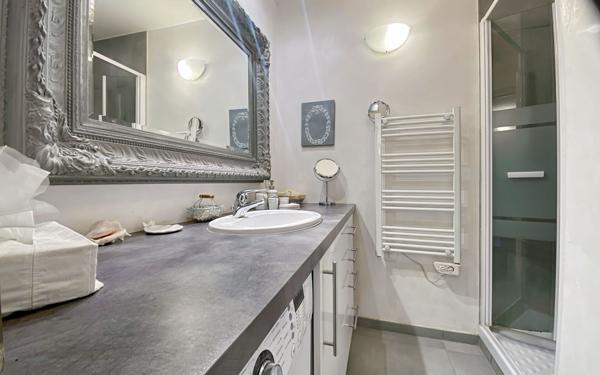 Appartement à vendre    2 pièces • 35,04 m2 Fréjus