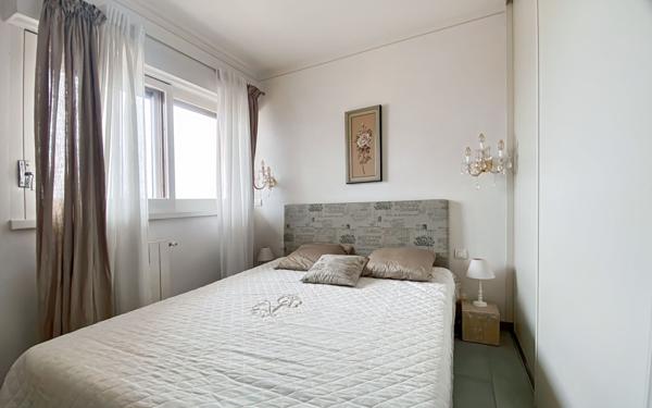 Appartement à vendre    2 pièces • 35,04 m2 Fréjus