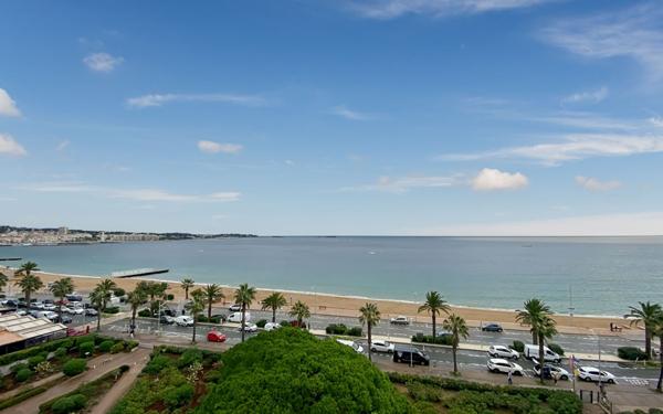 Appartement à vendre    2 pièces • 35,04 m2 Fréjus