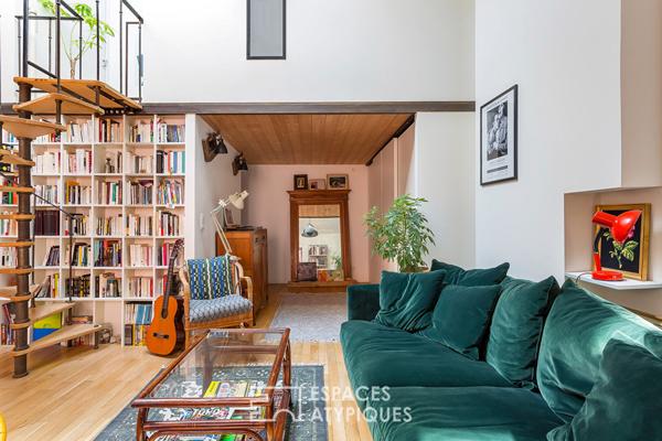 Loft en dernier étage à la rénovation contemporaine