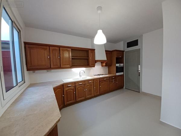 Immeuble à vendre à L'Île-Bouchard dans l'Indre-et-Loire (37220), ref : 37094-26