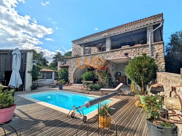Maison en pierre 7 pièces 150m2, piscine, jardin