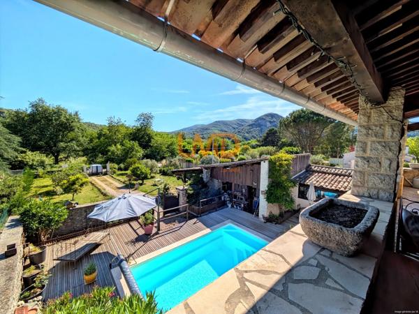 Maison en pierre 7 pièces 150m2, piscine, jardin