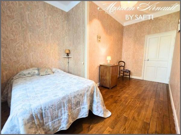 Grande Propriété avec dépendances puits Terrain de 4 ha