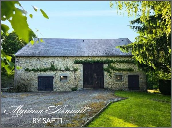 Grande Propriété avec dépendances puits Terrain de 4 ha