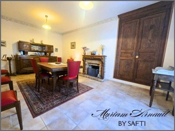 Grande Propriété avec dépendances puits Terrain de 4 ha