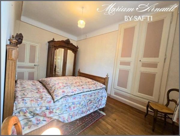 Grande Propriété avec dépendances puits Terrain de 4 ha