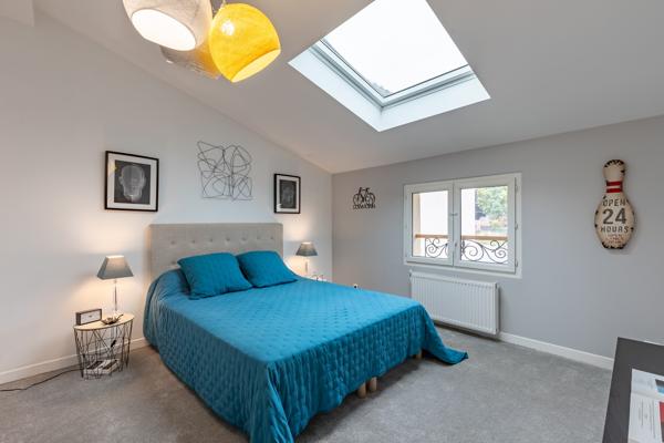 Maison
         6 pièces
        - 145 m² Exclusivité 618 000 € *