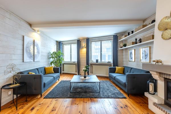 Maison
         6 pièces
        - 145 m² Exclusivité 618 000 € *