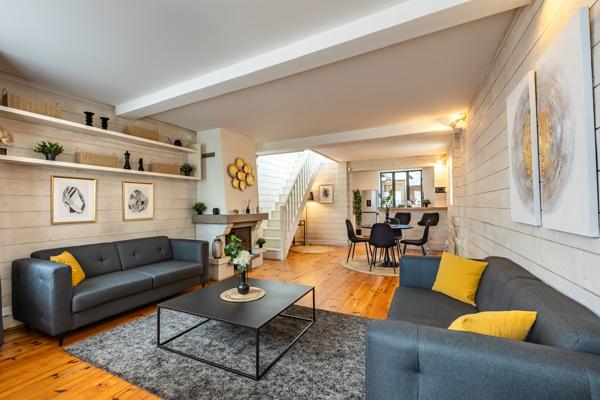Maison
         6 pièces
        - 145 m² Exclusivité 618 000 € *