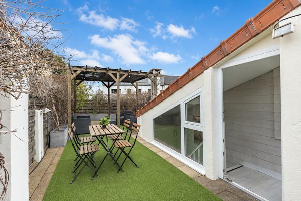 Maison
         6 pièces
        - 145 m² Exclusivité 618 000 € *