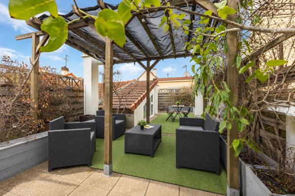Maison
         6 pièces
        - 145 m² Exclusivité 618 000 € *