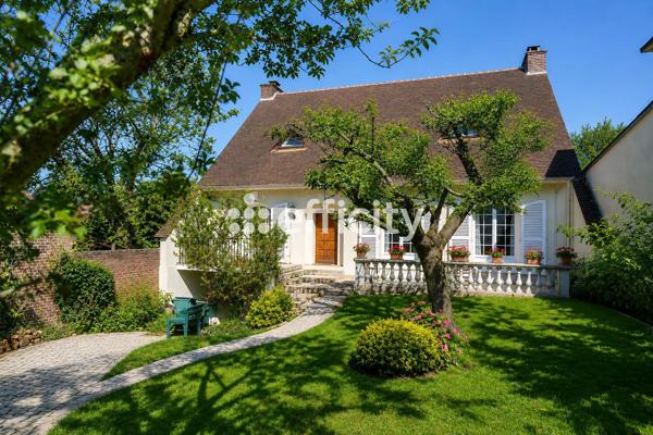 Maison
         7 pièces
        - 238 m² Bien prestige 1 080 000 € *