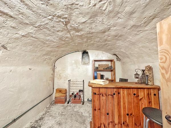 Maison ville  150 M² + appartement t2  48M² à COUDES