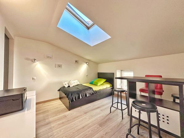 Maison ville  150 M² + appartement t2  48M² à COUDES