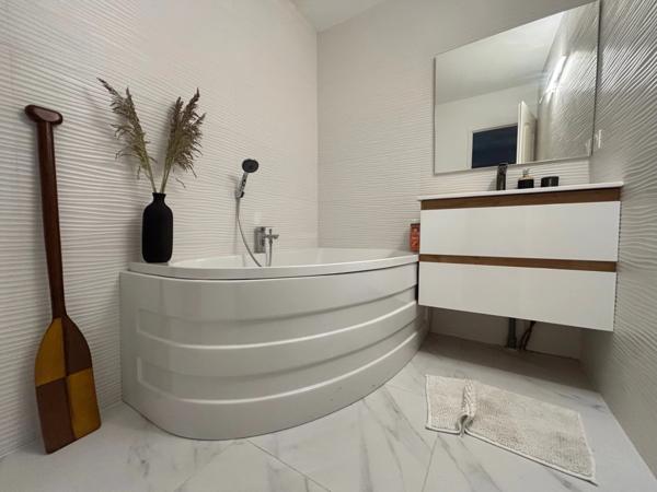 AGDE (34) VENDUE MEUBLE VILLA P5, SURFACE TOTALE 124 m2, GARAGE 26 m2, SECTEUR CALME , 10 MN PLAGE AGDE