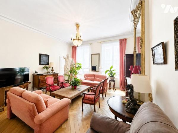Appartement rue de la Monnaie T6 avec garage et ascenseur 