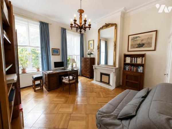Appartement rue de la Monnaie T6 avec garage et ascenseur 