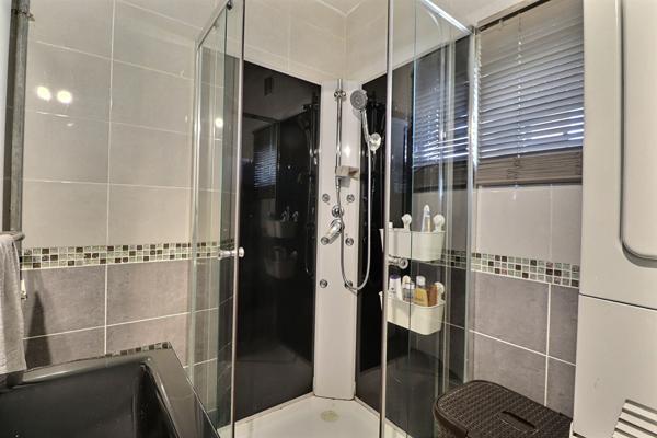 Appartement  vue basilique 4 pièces+ balcon + cave + gardien