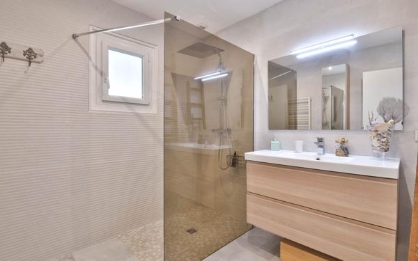 Maison à vendre    8 pièces • 223,57 m2 Charbonnières-les-Bains