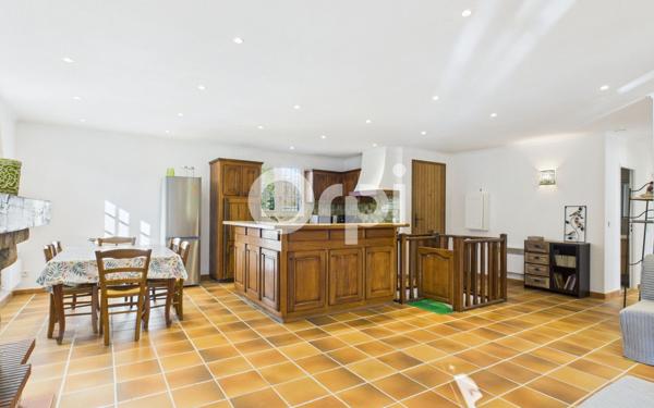 Maison à vendre    4 pièces •  Callian