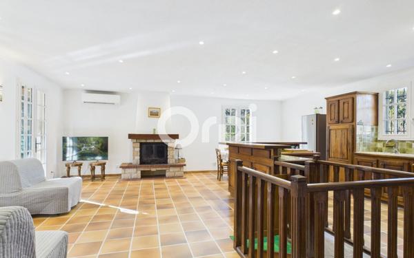 Maison à vendre    4 pièces •  Callian