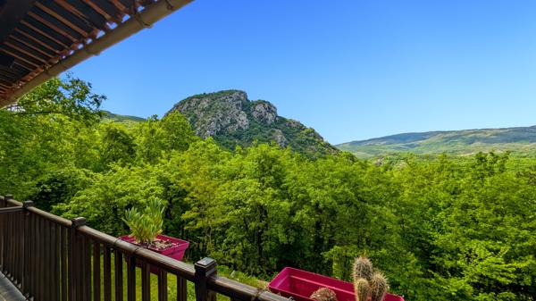 Gréolières (06620) MAISON T5 - 130 m2 - Terrain 4660 m2 - GROELIERES