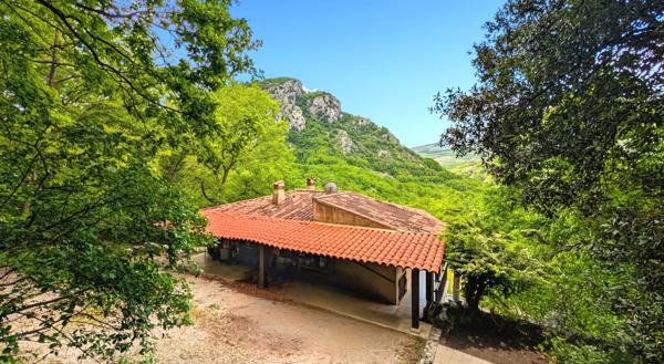 Gréolières (06620) MAISON T5 - 130 m2 - Terrain 4660 m2 - GROELIERES