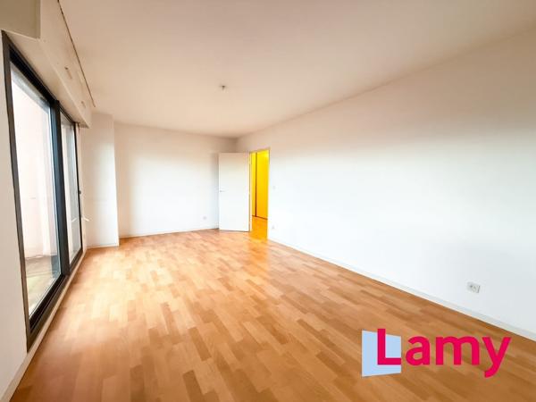 Appartement + stationnement