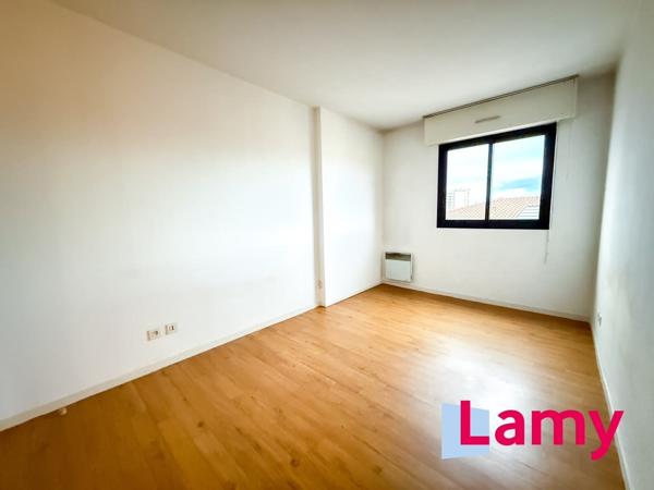 Appartement + stationnement