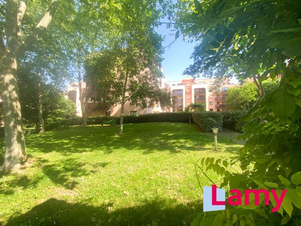 Appartement + stationnement