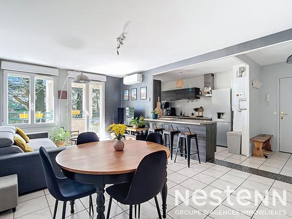 RILLIEUX VILLAGE APPARTEMENT T4 - 3 CHAMBRES AVEC BALCON, CAVE ET BOX FERME