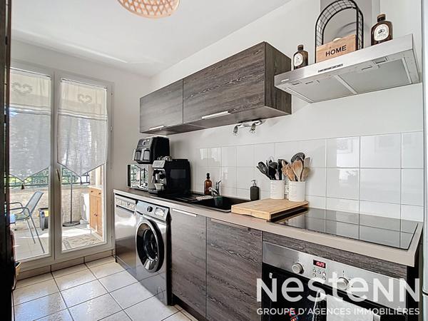 RILLIEUX VILLAGE APPARTEMENT T4 - 3 CHAMBRES AVEC BALCON, CAVE ET BOX FERME