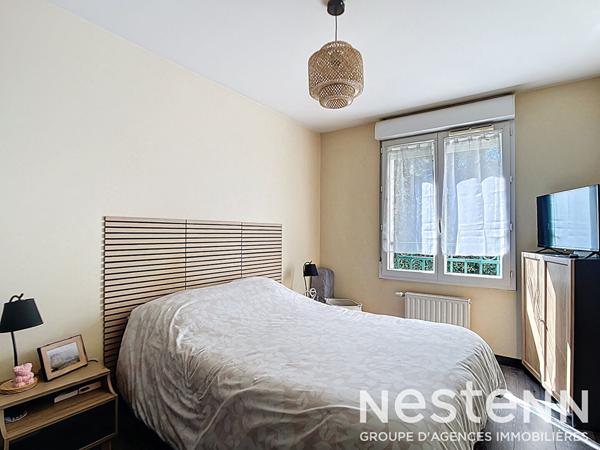 RILLIEUX VILLAGE APPARTEMENT T4 - 3 CHAMBRES AVEC BALCON, CAVE ET BOX FERME