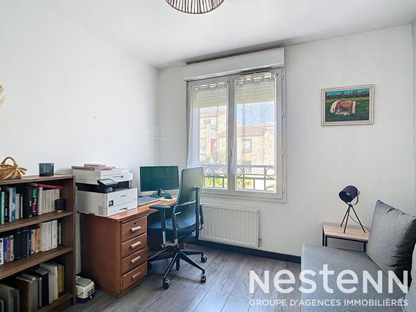 RILLIEUX VILLAGE APPARTEMENT T4 - 3 CHAMBRES AVEC BALCON, CAVE ET BOX FERME