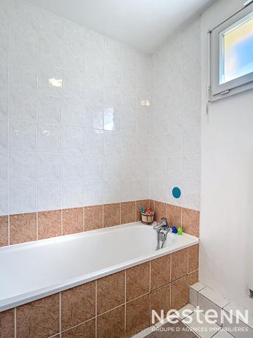 RILLIEUX VILLAGE APPARTEMENT T4 - 3 CHAMBRES AVEC BALCON, CAVE ET BOX FERME