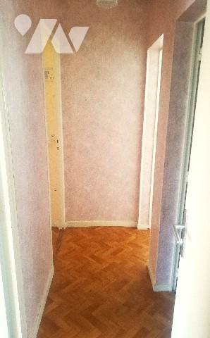 En centre-ville, appartement de 3 pièces au 2ème étage d'une résidence avec ascenseur