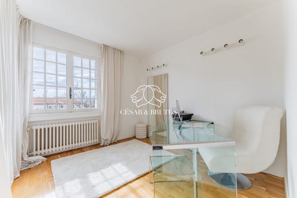 Maison de 350 m² avec piscine et appartement T2 indépendant