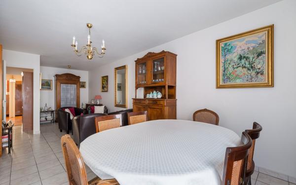 Appartement à vendre    3 pièces • 75 m2 Lyon 3