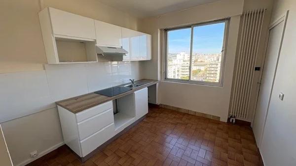 APPARTEMENT T3 A LOUER - LYON 6EME ARRONDISSEMENT Les Charmettes-Lafayette 85.14 m 2 1 350 € charges comprises par mois