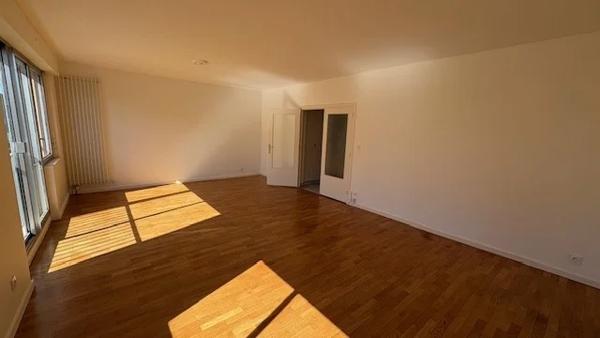 APPARTEMENT T3 A LOUER - LYON 6EME ARRONDISSEMENT Les Charmettes-Lafayette 85.14 m 2 1 350 € charges comprises par mois