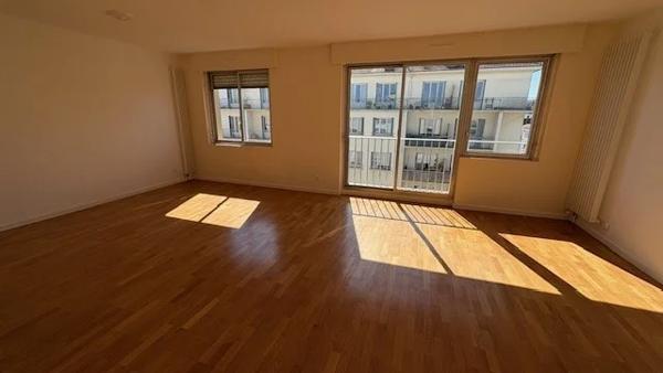APPARTEMENT T3 A LOUER - LYON 6EME ARRONDISSEMENT Les Charmettes-Lafayette 85.14 m 2 1 350 € charges comprises par mois